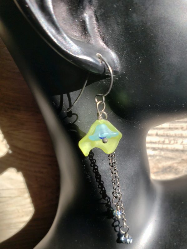 Flower Crystal Earrings - Image 9