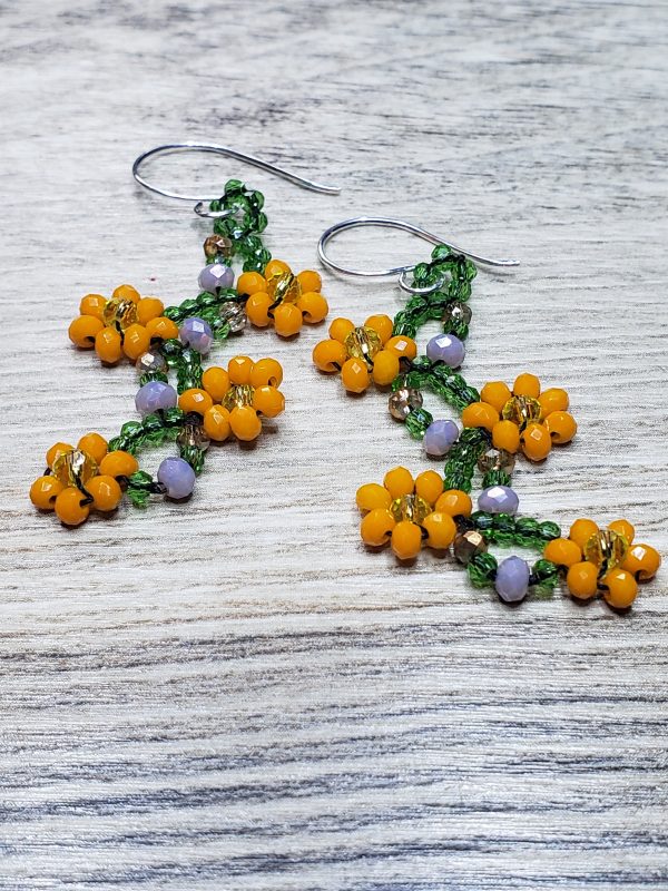 Daisy Flowers 🌼 Earrings - Image 3