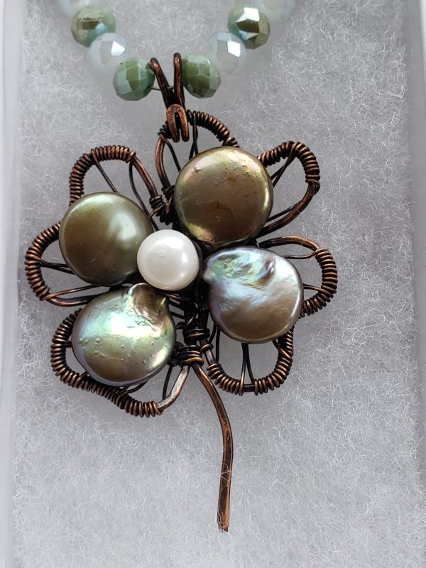 Clover Crystals Pearls Necklace