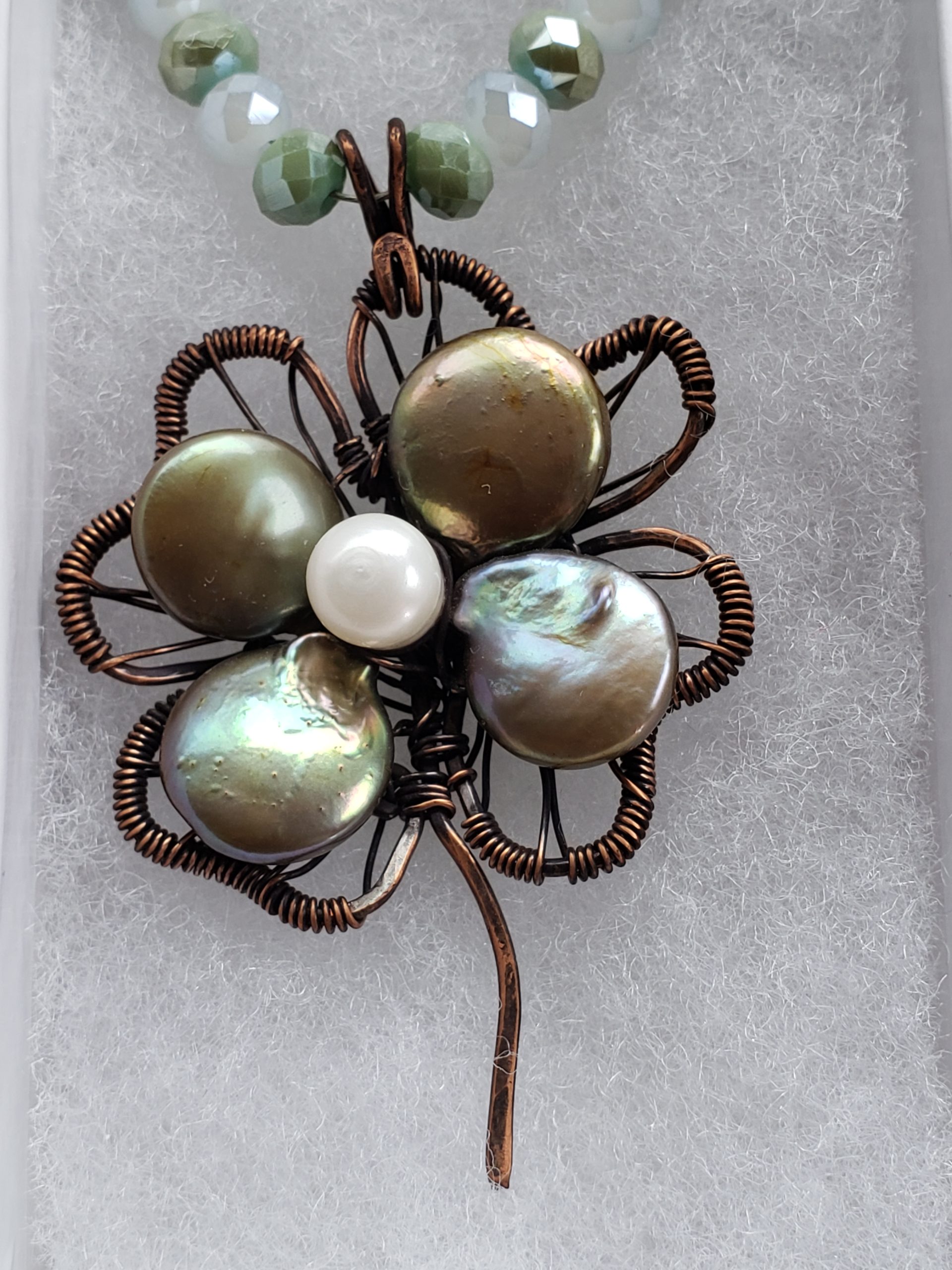 Clover Crystals Pearls Necklace